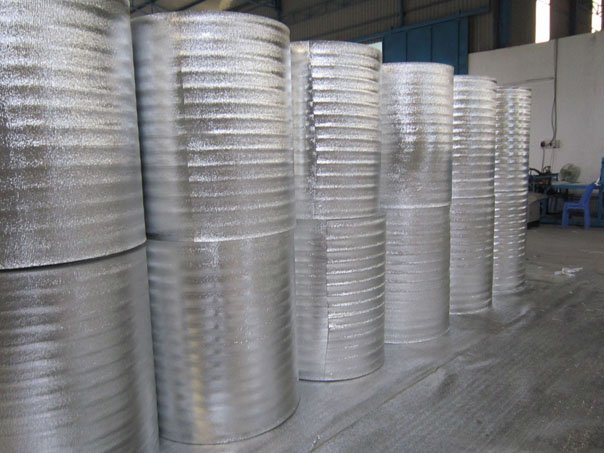 Cuộn mút xốp cách nhiệt pe opp phủ bạc